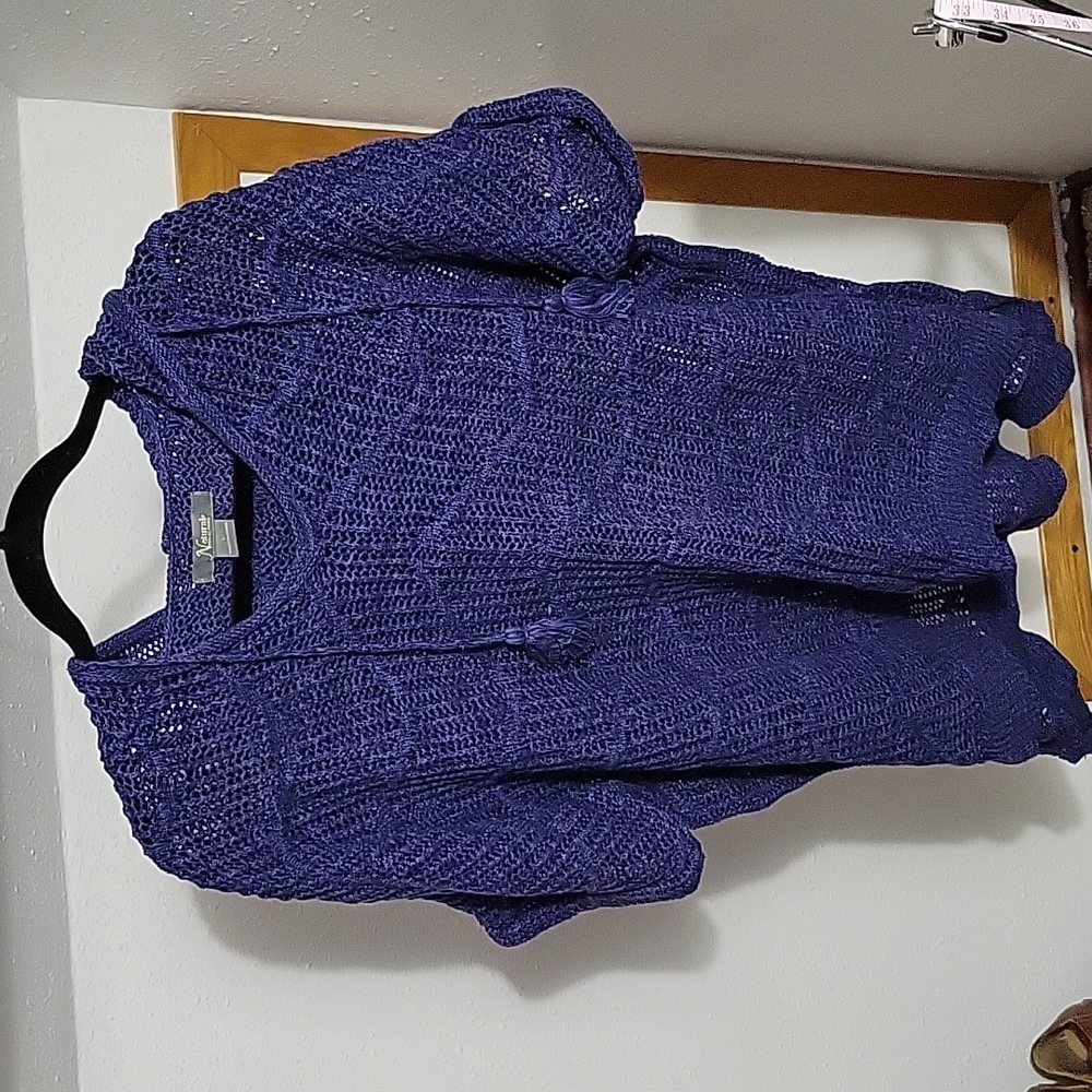L blue short-sleeve knit hoodie